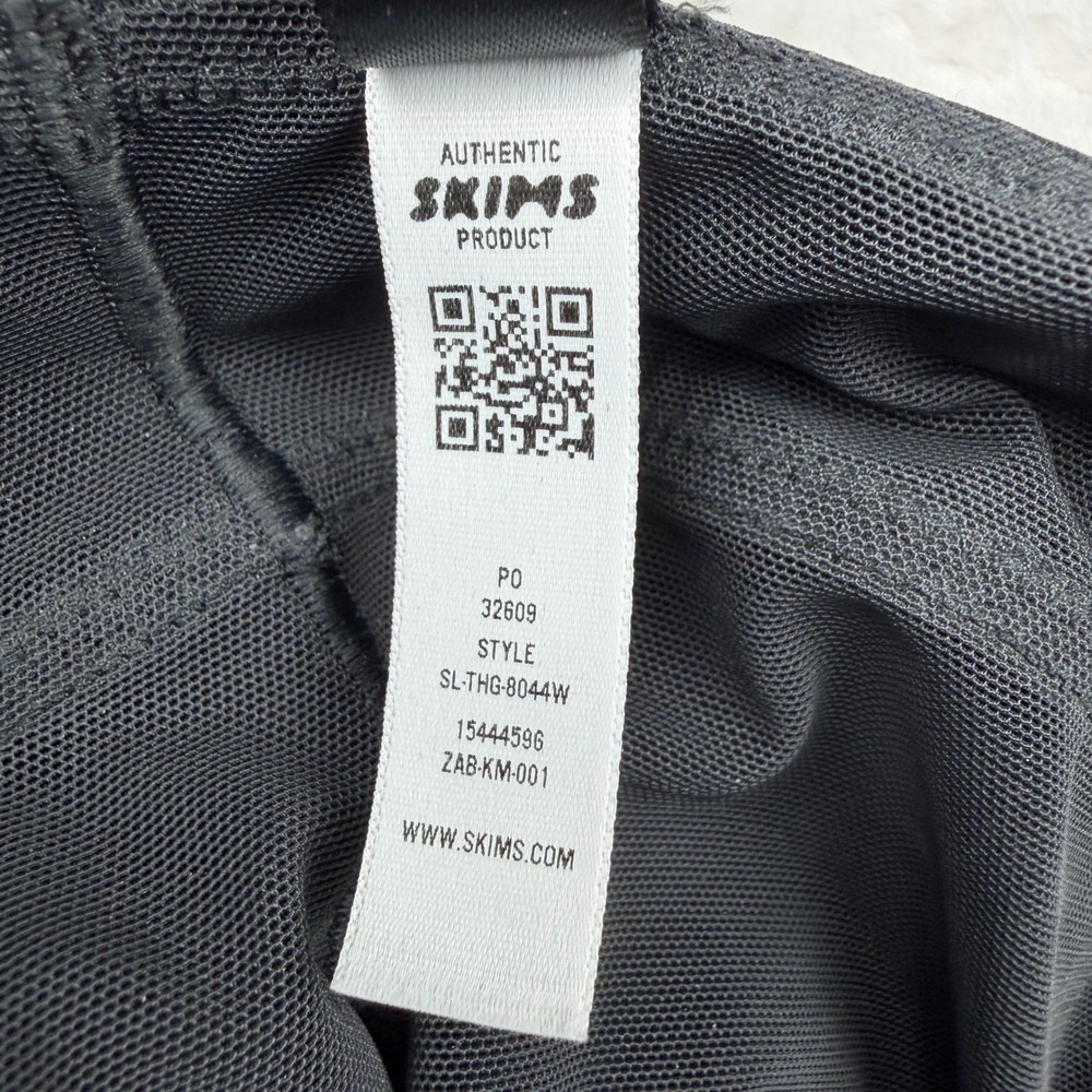 NWT SKIMS Ultimate Body Push-Up Thong Bodysuit Size M Black Shapewear - Picture 6 of 6
